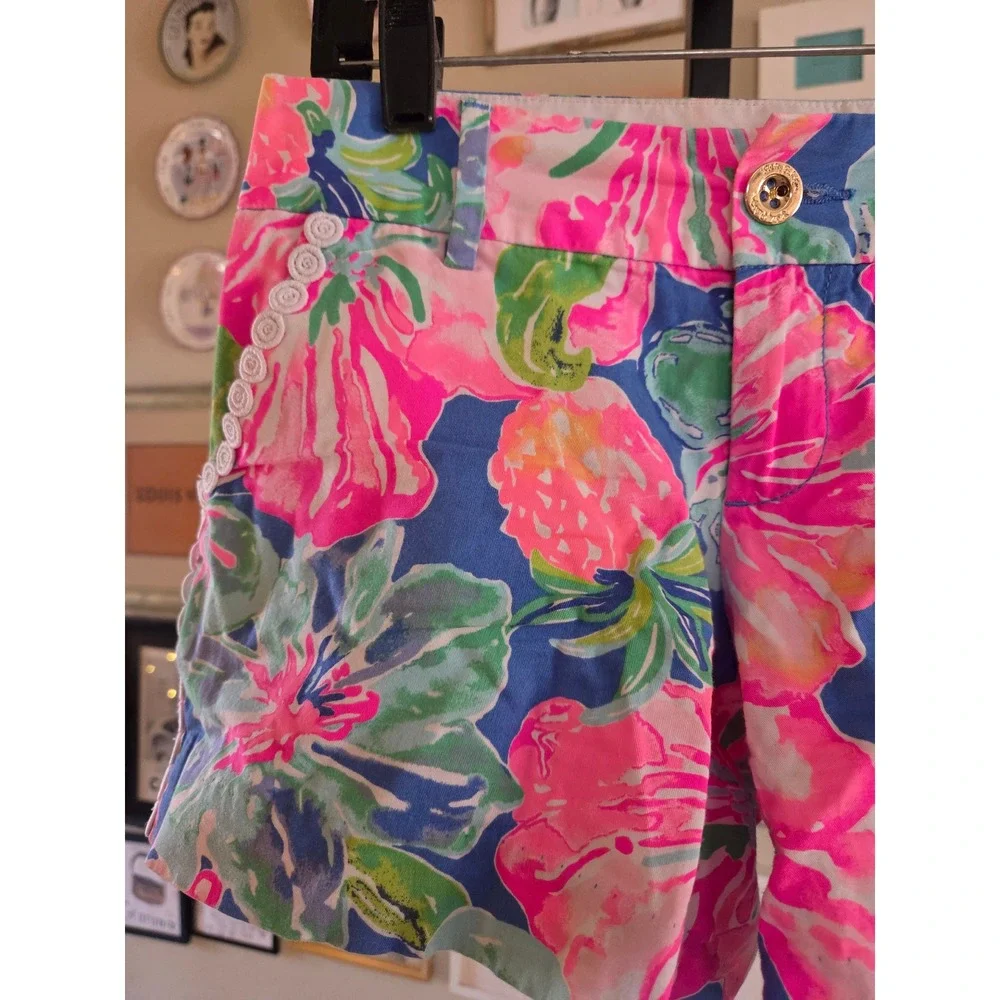 Lilly Pulitzer 5 Inch Callahan Shorts in the Beckon Blue Jungle‎ Utopia